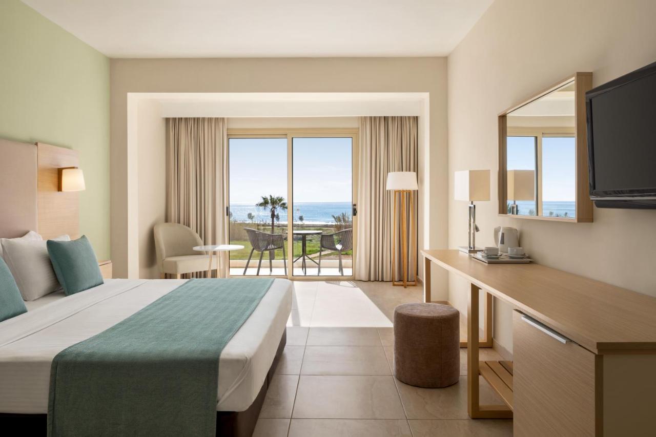 Ramada Hotel & Suites By Wyndham Ajía Nápa Eksteriør bilde