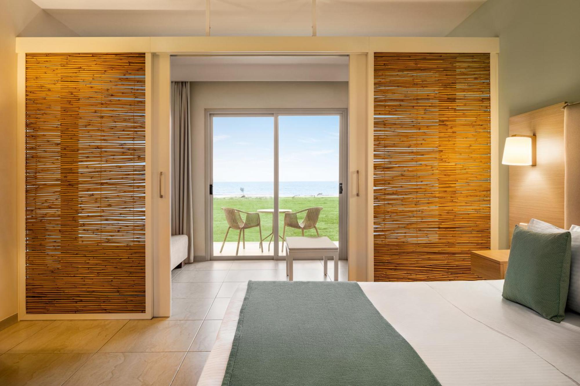 Ramada Hotel & Suites By Wyndham Ajía Nápa Eksteriør bilde