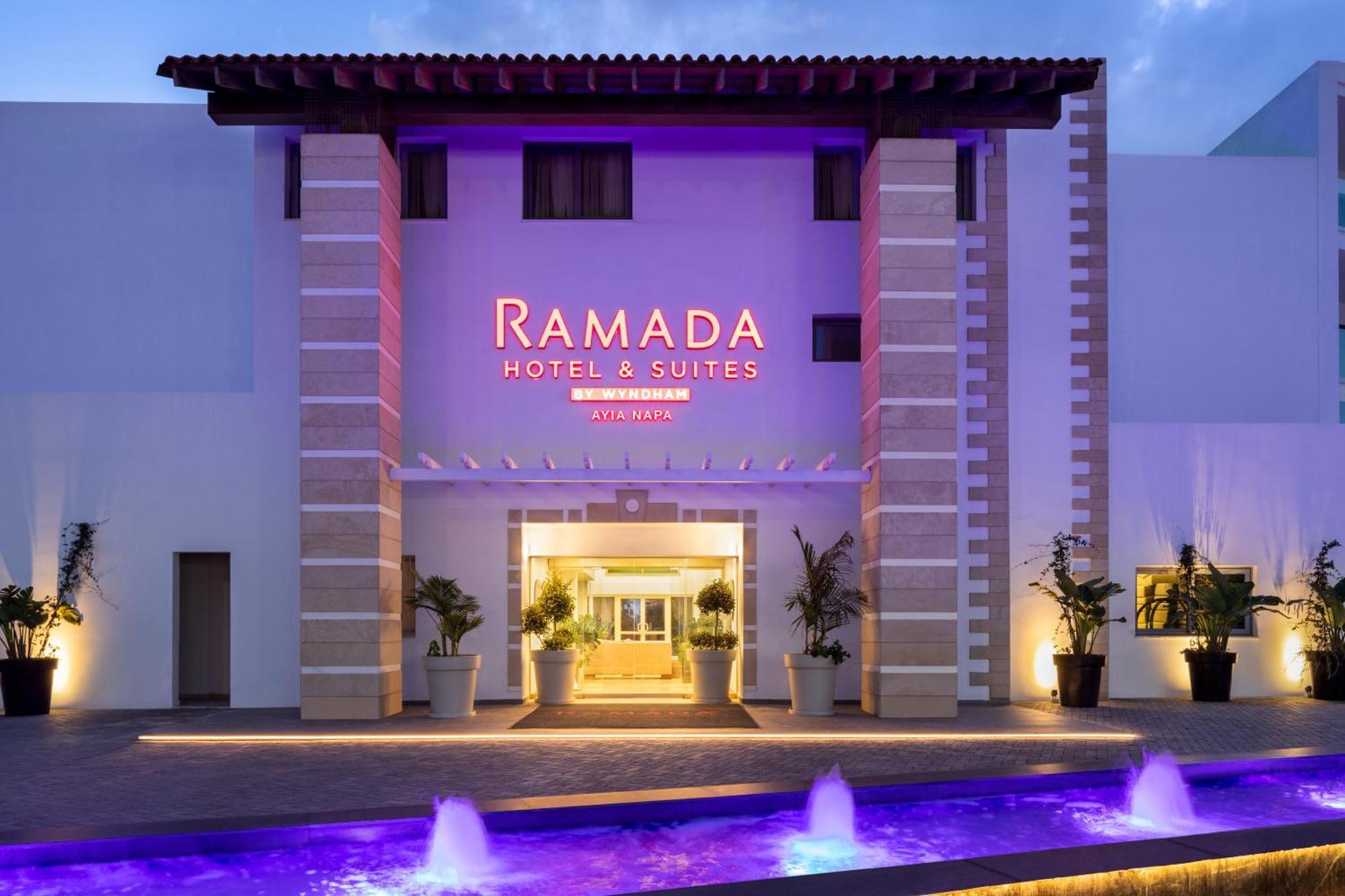 Ramada Hotel & Suites By Wyndham Ajía Nápa Eksteriør bilde
